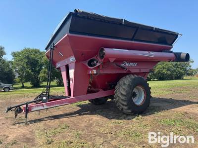 2014 Demco 1050 grain cart