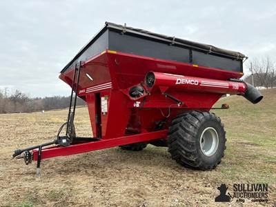 Demco 1150 Grain Cart