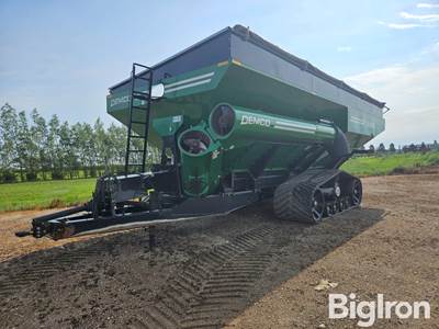 2022 Demco 2200 Grain Cart