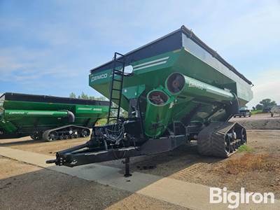 2023 Demco 2200 Grain Cart