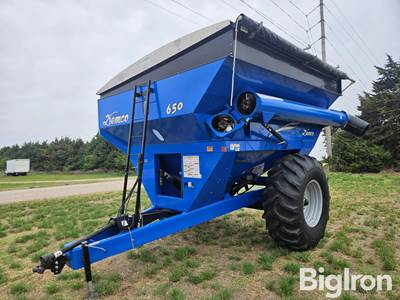 Demco 650 Grain Cart
