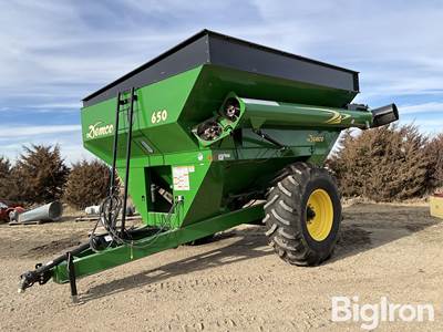 Demco 650 Grain Cart