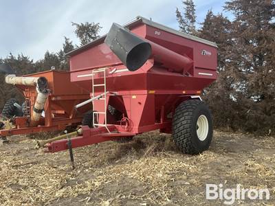 E-Z Trail 510 Grain Cart