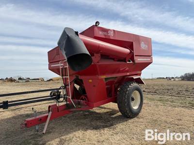 E-Z Trail 510 Grain Cart