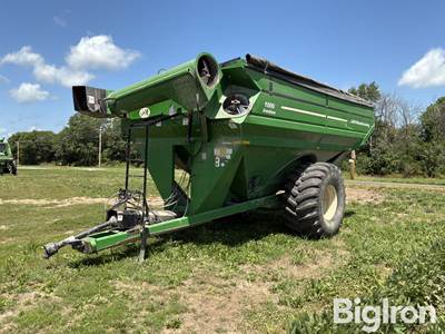 2009 J&M 1000 GrainStorm Grain Cart