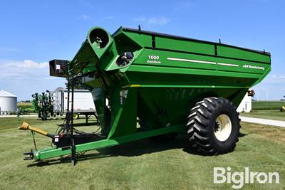 J&M 1000 GrainStorm Grain Cart