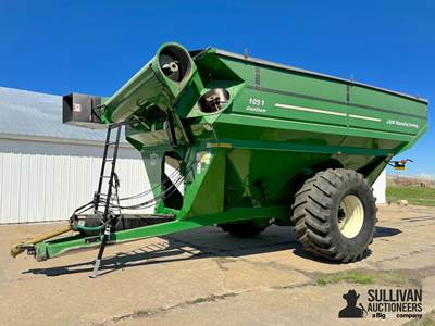 J&M 1051-22S Grain Cart