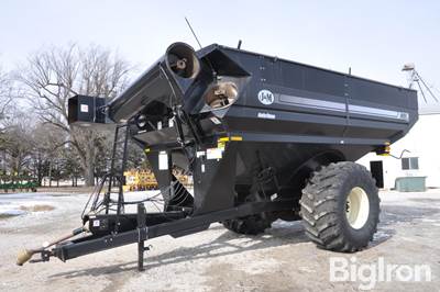 2021 J&M 1051SD Grain Cart