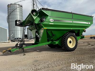 J&M 1151 Grain Storm Grain cart