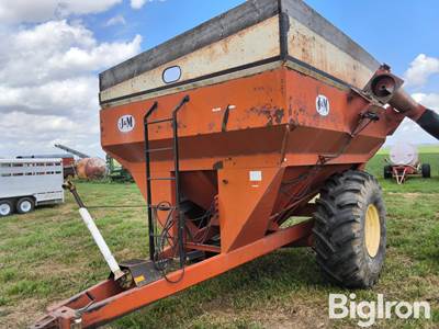 J&M 500-14 Grain Cart