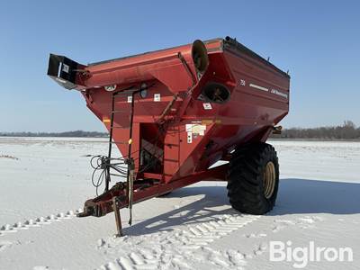 J&M 750-18 Grain Cart