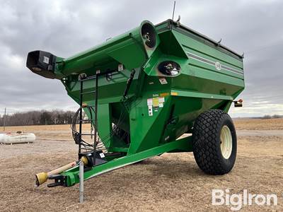 J&M 750-18 Grain Cart