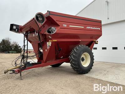 2010 J&M 750 Grain Cart