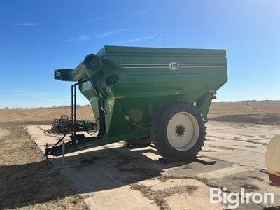 J&M 750 Grain Cart