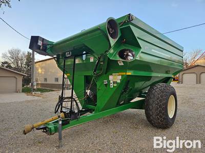 2009 J&M 875-18 Grain Cart