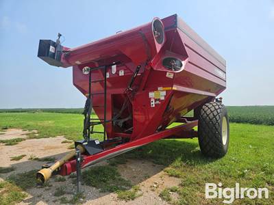 J&M 875-18 Grain Cart