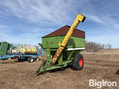 John Deere 1210 Grain Cart