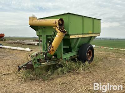 John Deere 1210 A Grain Cart