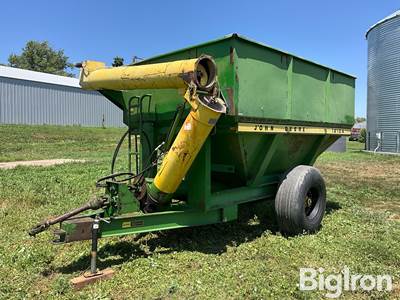 John Deere 1210A Grain Cart