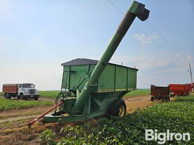 John Deere 400 Grain Cart