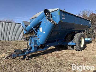 2010 Kinze 1050 Harvest Commander Grain Cart