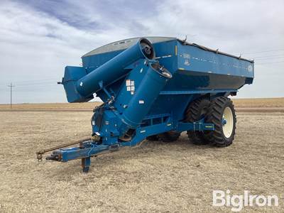 2005 Kinze 1050 Harvest Commander Grain Cart