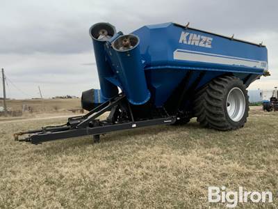 2015 Kinze 1100 Grain Cart