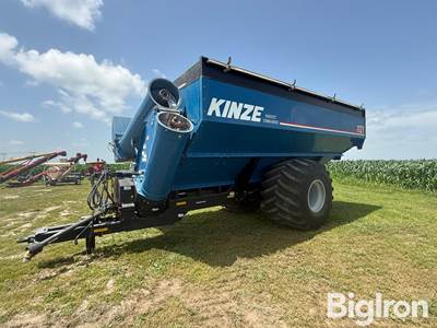 2022 Kinze 1121 Grain Cart
