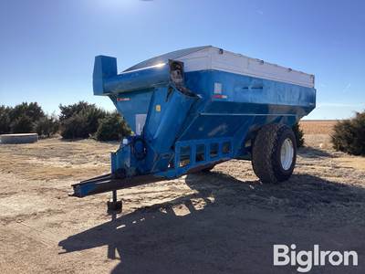 1982 Kinze 800 Grain Cart
