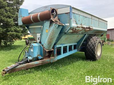 Kinze 800 Grain Cart