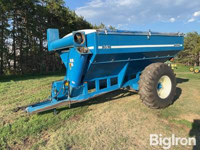Kinze AW 640 S/A Grain Cart