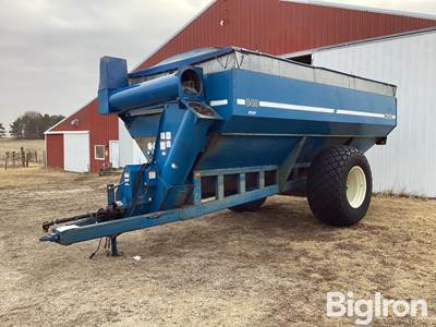 Kinze AW 840 Grain Cart