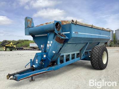 Kinze AW 840 Grain Cart