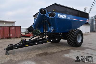 Kinze Harvest Commander 1051 Grain Cart