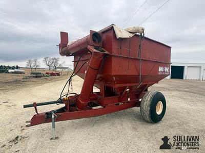 M&W Little Red Wagon Grain Cart