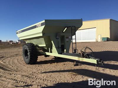 Orthman 796 Grain Cart