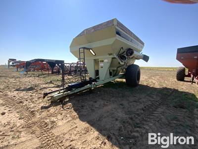 1998 Orthman 996 Grain Cart