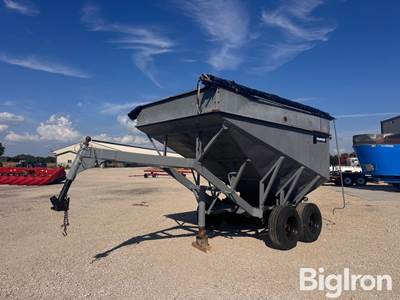 1995 Parker Grasshopper Gooseneck Gravity Wagon