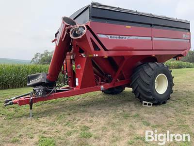 Unverferth UM1117 Grain Cart