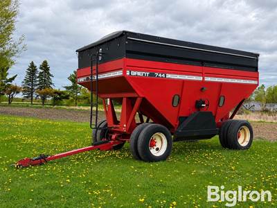 2001 Brent 744 Gravity Wagon