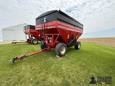 2011 Brent 744 Gravity Wagon