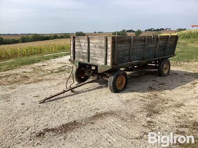 Challenger Hoist Wagon W/ John Deere Running Gears