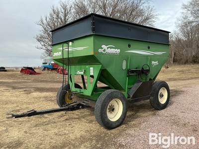 Demco 375 Posi Flow Gravity Wagon