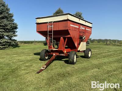 Demco Gravity Flow Harvest Wagon