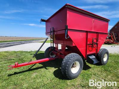 DMI D400AE Gravity Wagon