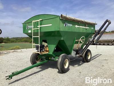 E-Z Trail 3400 Gravity Wagon