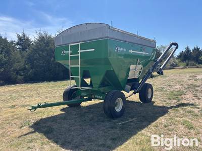 2021 E-Z Trail 3400 Gravity Wagon