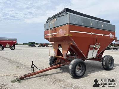 E-Z Trail 500 Gravity Flow Wagon