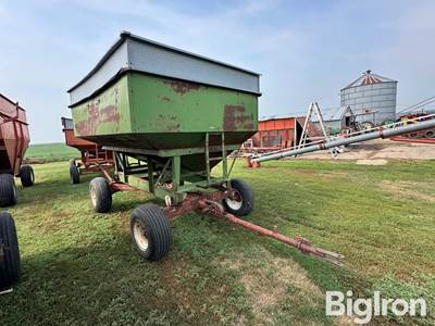 Huskee Gravity Box Grain Wagon