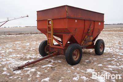 J&M 350-20 Gravity Wagon